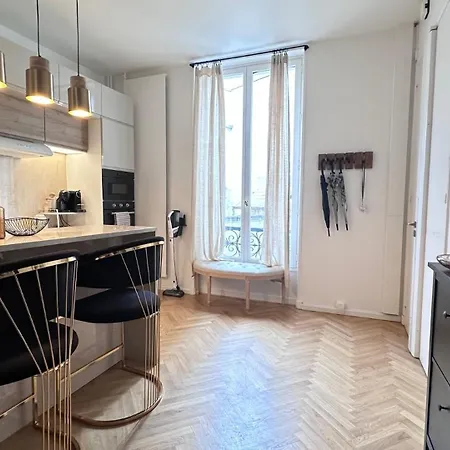 One Bedroom & Balcony / Champs-elysees