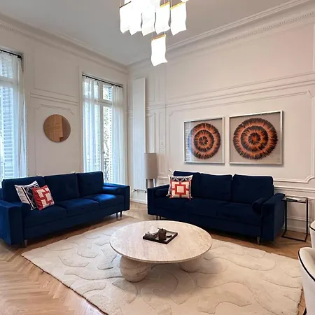 One Bedroom & Balcony / Champs-elysees Apartman *