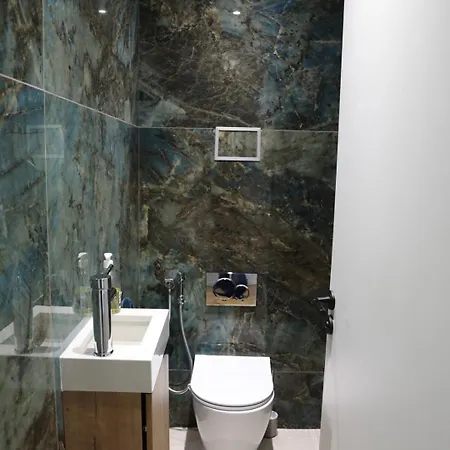 One Bedroom & Balcony / Champs-elysees *