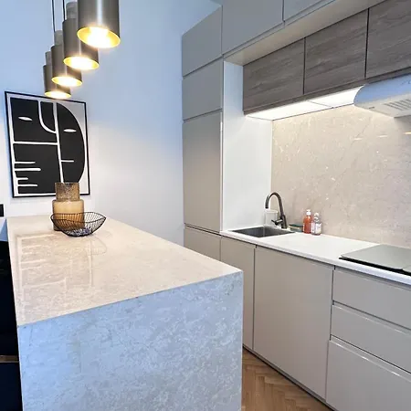 One Bedroom & Balcony / Champs-elysees Párizs